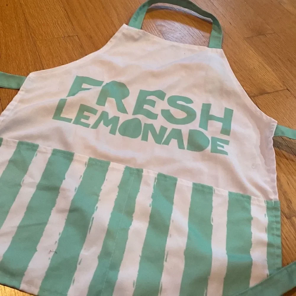 Apron     - Picture 2 of 2